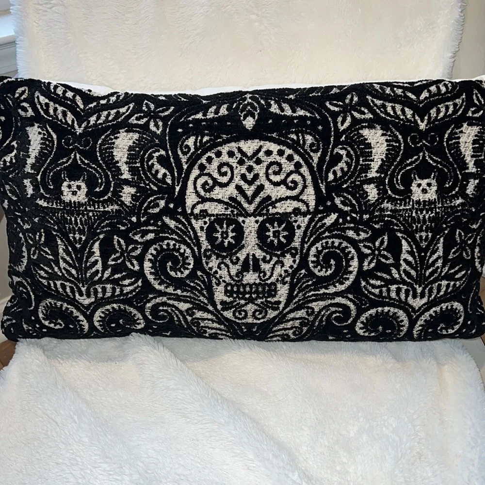 Novogratz New Gothic Glamour Skull Skeleton Chenille 14x24” Chenille Pillow NWT